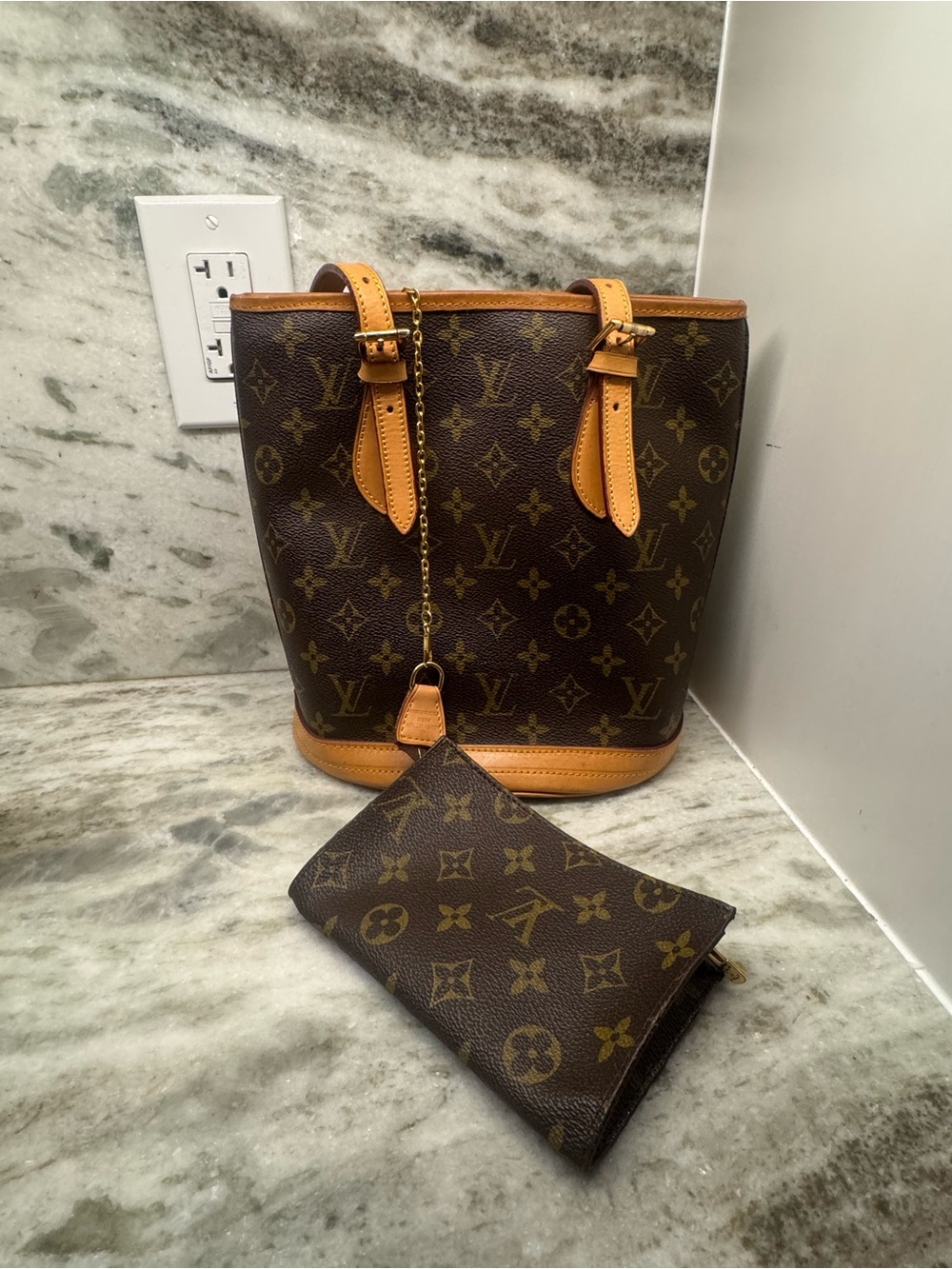 Louis Vuitton Monogram Canvas Bucket Shoulder Bag with Pouch